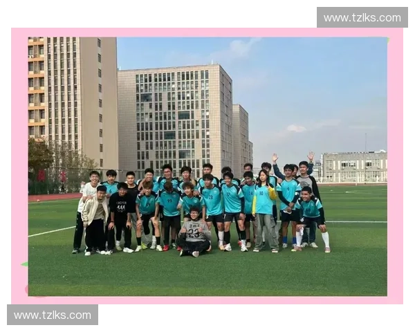 春季足球联赛精彩纷呈 各队激烈角逐 力争荣誉与胜利